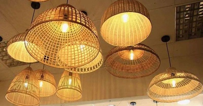 Chuẩn bị nguyên liệu mây tre và các công cụ hỗ trợ trước khi đan